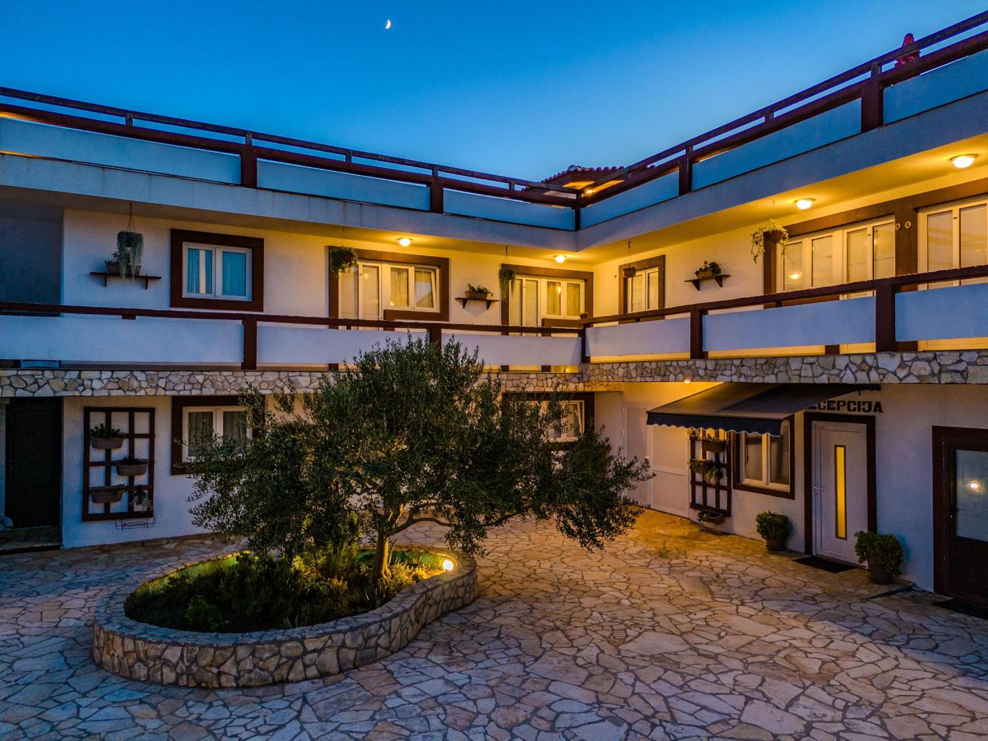 Guesthouse Kod Spavalice Вир Экстерьер фото